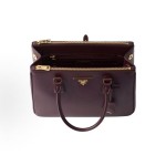 PRADA Saffiano metal engraved logo handbag, medium-sized women\'s wine red